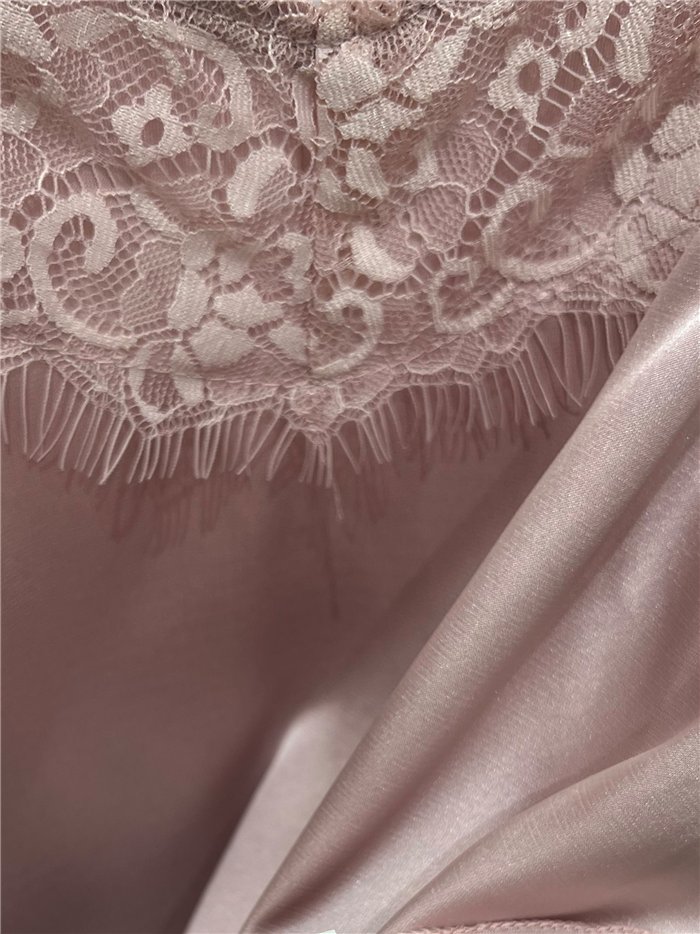 Top lencero satinado con encaje