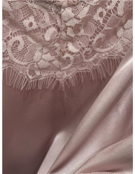 Top lencero satinado con encaje