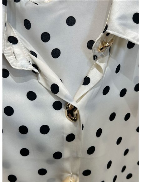 Camisa satinada de lunares