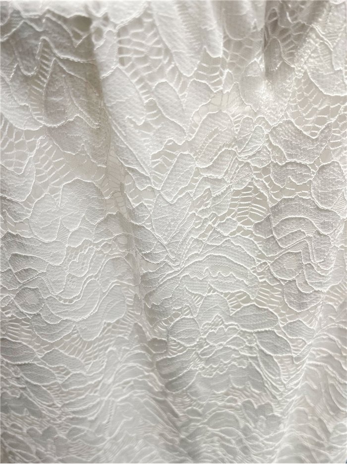 Falda midi de encaje