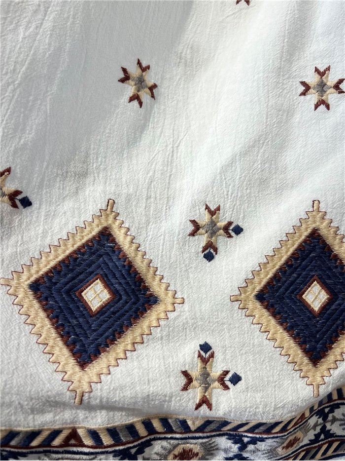 Vestido boho bordado de tirantes