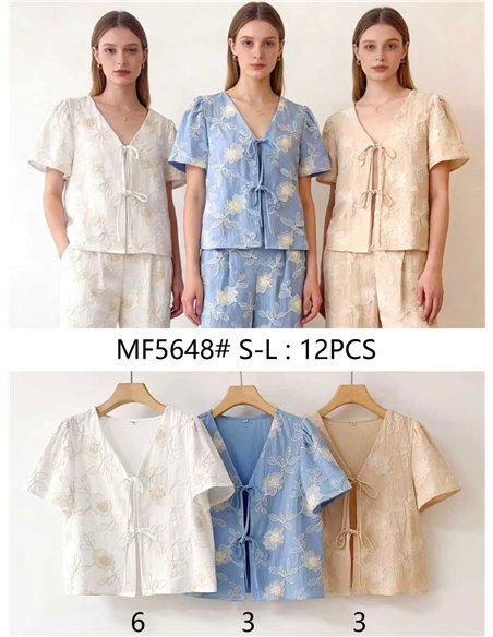 Bluse mit Blumenstickerei und Schleifen