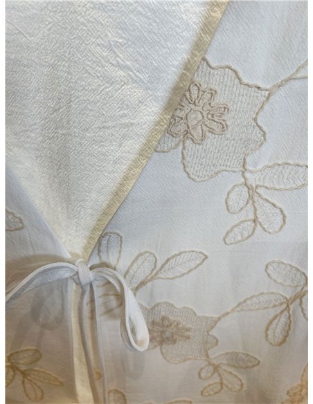 Bluse mit Blumenstickerei und Schleifen