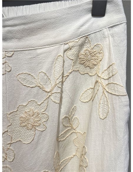 Pantalón recto bordado floral