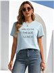 Camiseta texto bordado