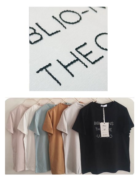 Camiseta texto bordado