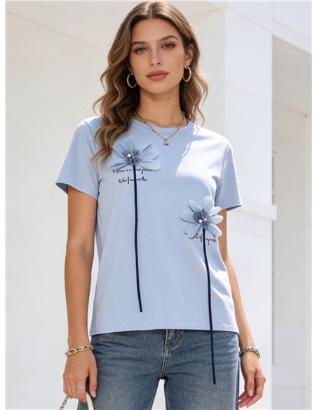 Camiseta con flores 3d en relieve