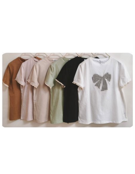 Camiseta con lazo pata de gallo y ribete