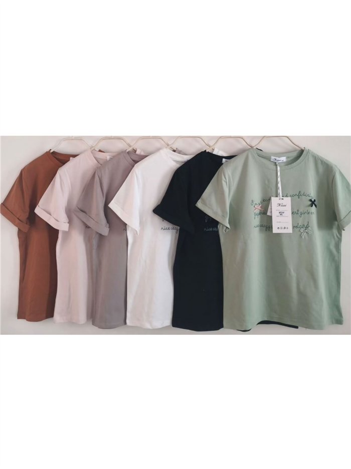 Camiseta com mensagem minimalista e detalhe de laço.