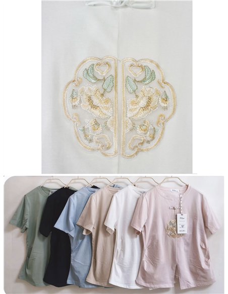 Camiseta con detalle oriental