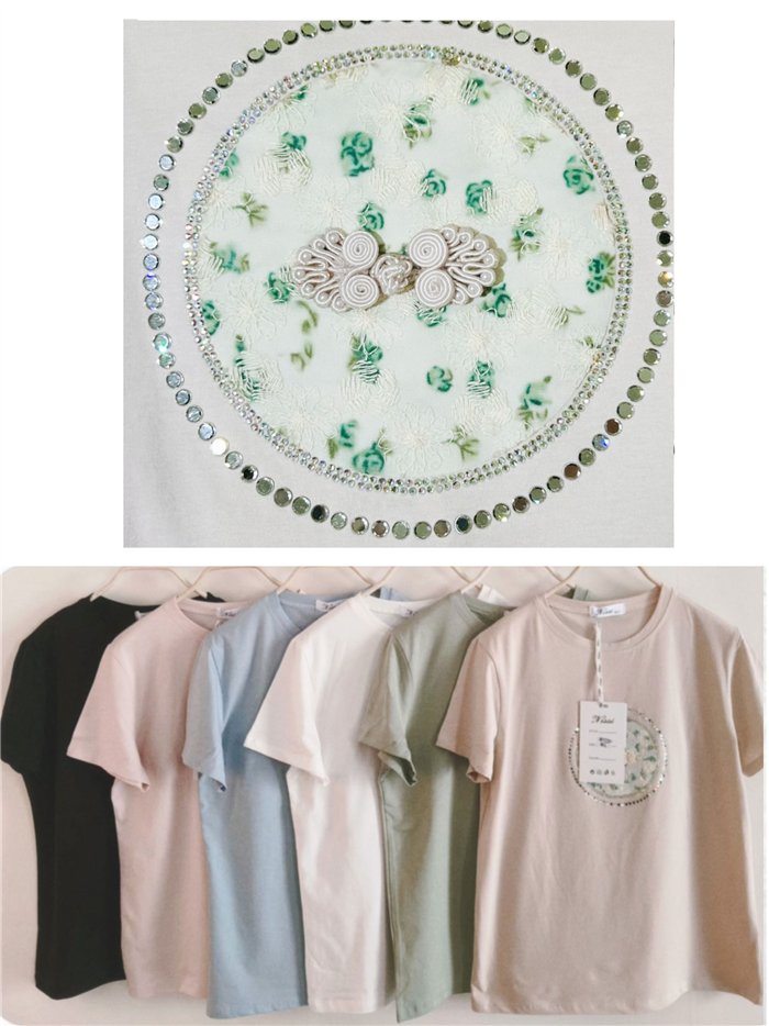 Einfaches T-Shirt mit floralem Medaillonmuster