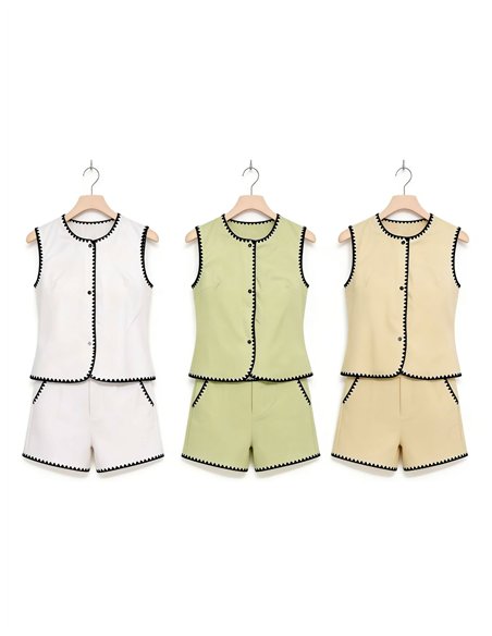 Ensemble gilet et short avec bordure contrastante