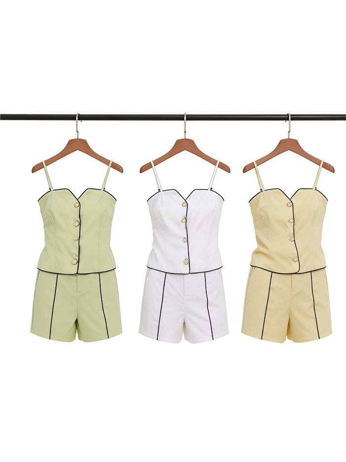 Conjunto de top de tirantes con vivo a contraste y short