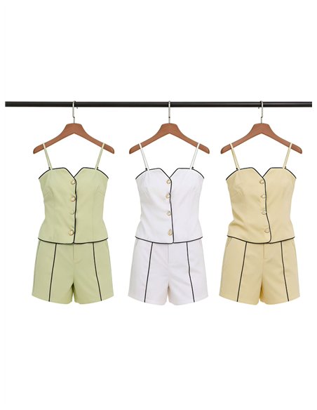 Conjunto de top de tirantes con vivo a contraste y short