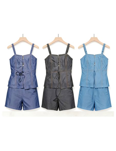 Set aus Jeans-Tanktop und Shorts