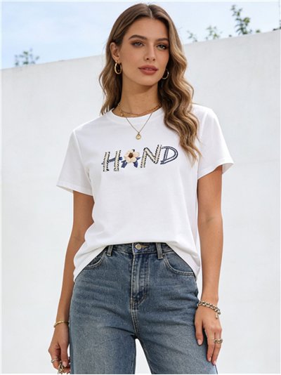 Camiseta con lettering floral