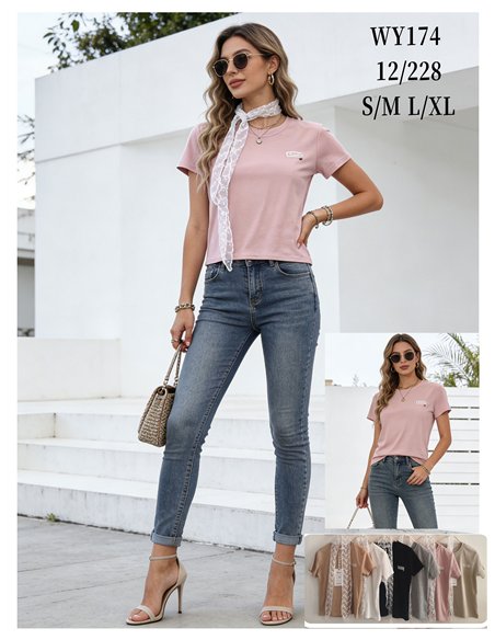 Camiseta básica con pañuelo de encaje