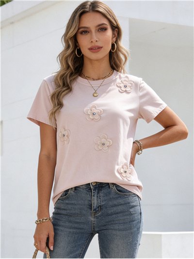 Camiseta con flores 3d aplicadas