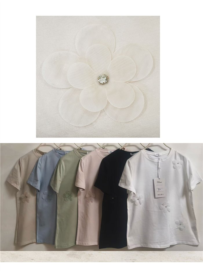 T-shirt con fiori applicati in 3D