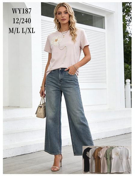 T-shirt con applicazione floreale all'uncinetto