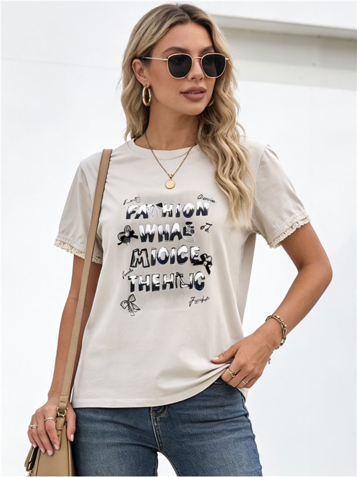 Camiseta con mensaje y manga con encaje