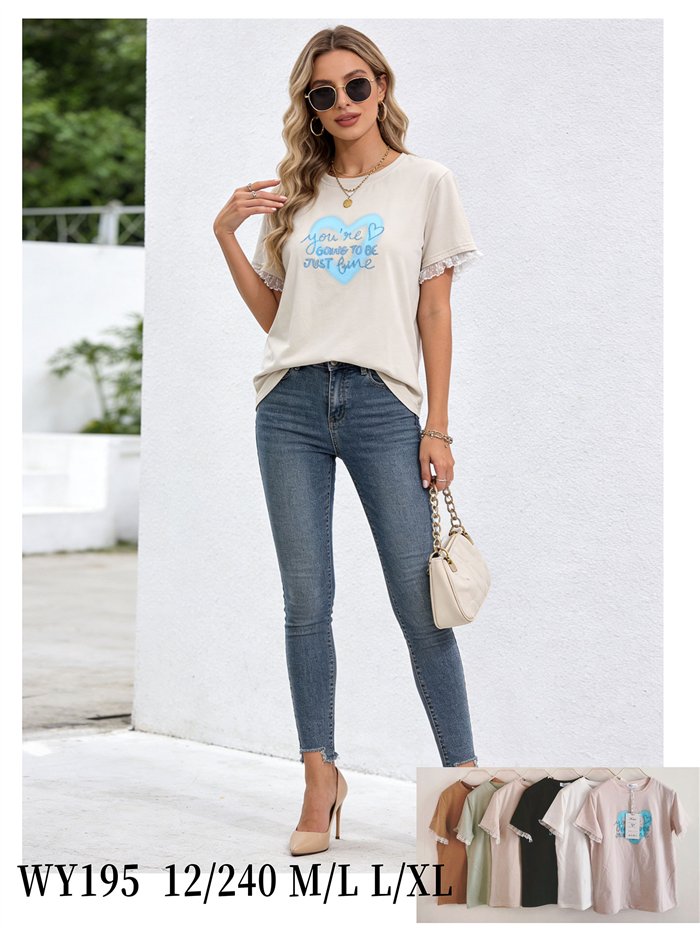 Camiseta con corazón y manga con encaje