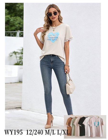 Camiseta con corazón y manga con encaje