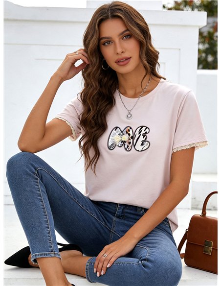 Camiseta con letras aplicadas y manga con encaje