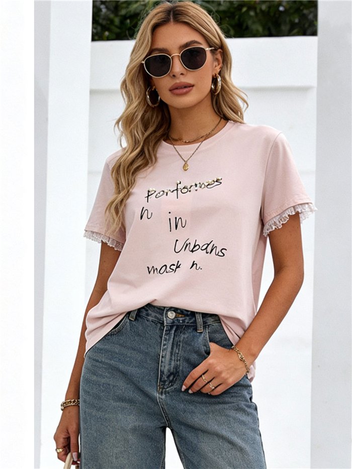 Camiseta con mensaje y manga con flecos