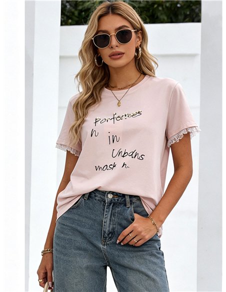 Camiseta con mensaje y manga con flecos