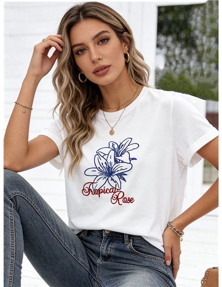 Camiseta bordada floral tropical