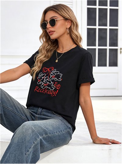 Camiseta con perritos y mensaje