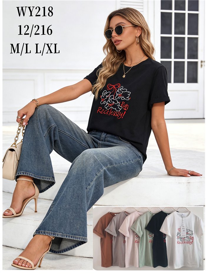 Camiseta con perritos y mensaje