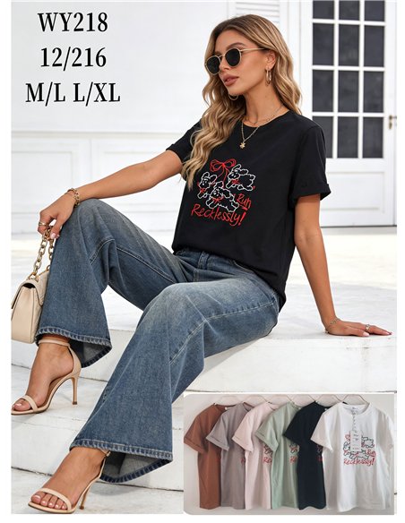 Camiseta con perritos y mensaje