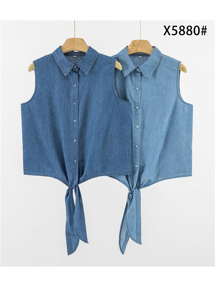 Ärmelloses Hemd aus Kunstjeans mit Krawatte