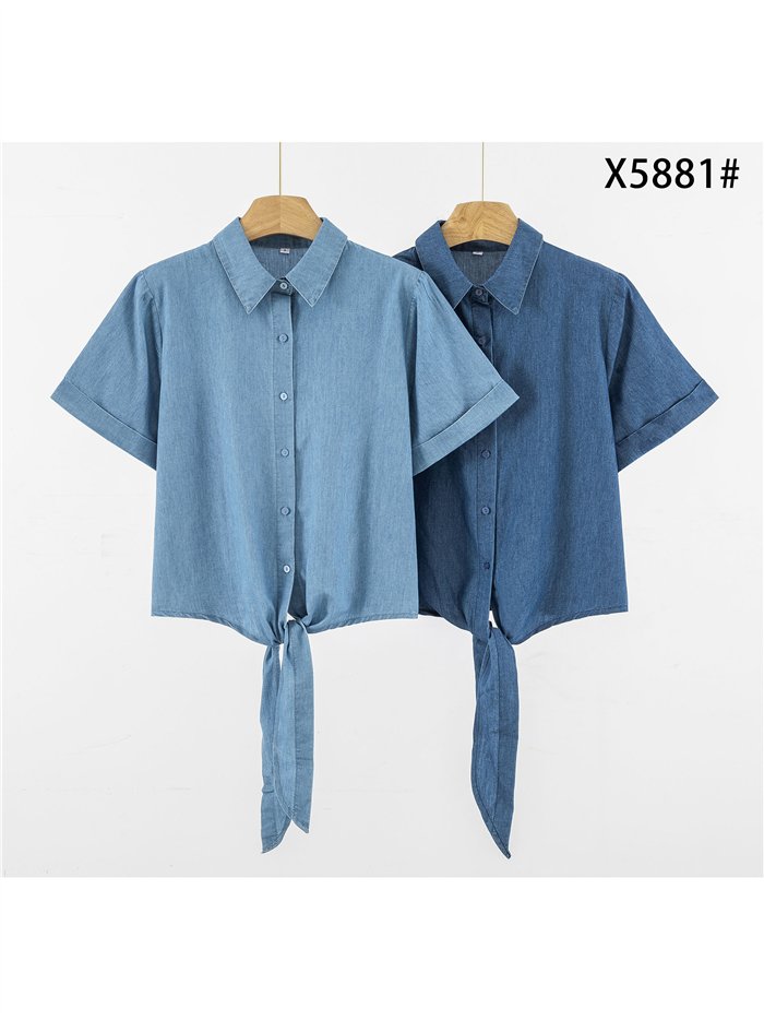 Kurzärmeliges Hemd in Jeansoptik mit Krawatte