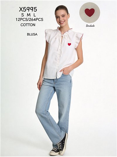Blusa de algodón con corazón bordado y volante 2