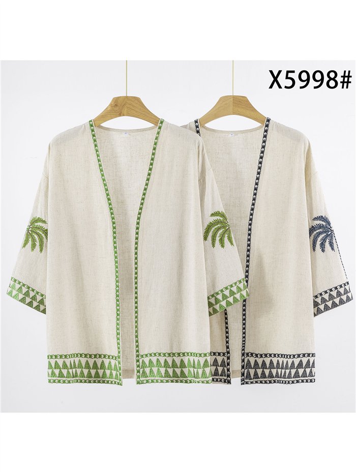 Kimono de lino con bordado de palmeras