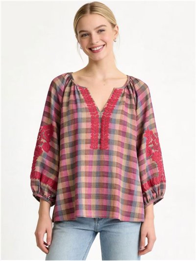 Blusa cuadros con bordado y manga abullonada