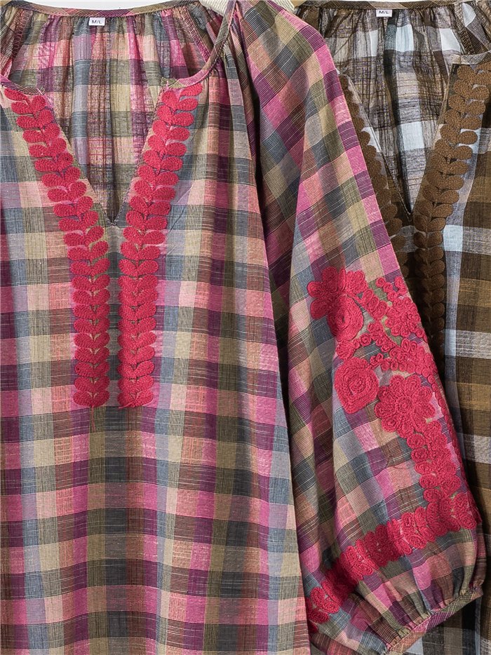 Blusa cuadros con bordado y manga abullonada