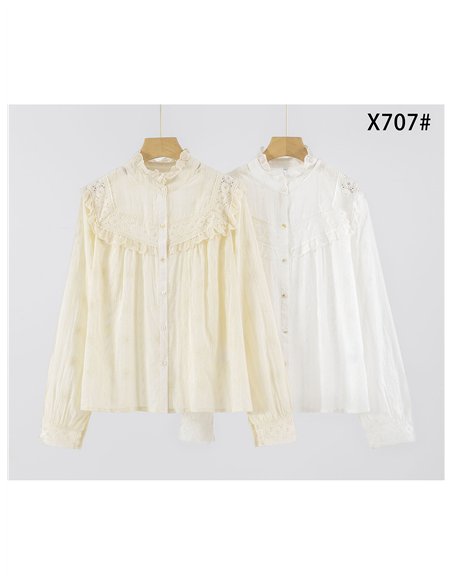 Blusa de algodón con canesú de encaje