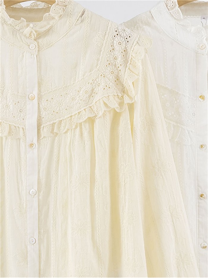 Blusa de algodón con canesú de encaje