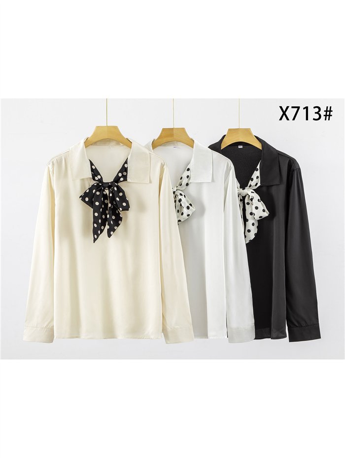 Blusa con lazada de lunares