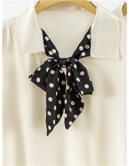 Blusa con lazada de lunares