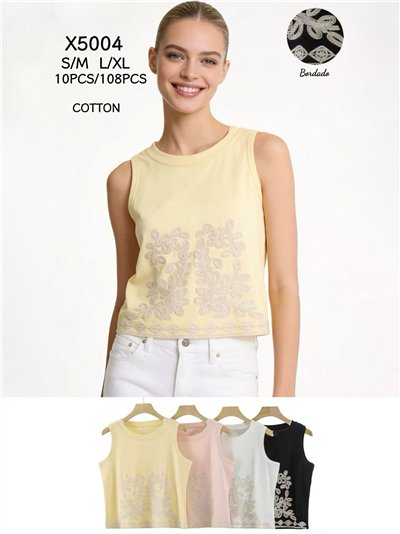 Top sin mangas con bordado floral 2