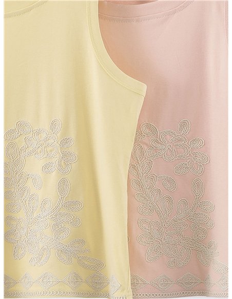 Top sin mangas con bordado floral