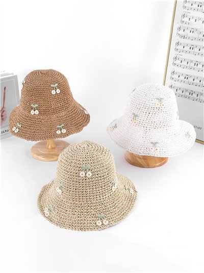 Chapéu de crochê em ráfia com cerejas bordadas 2