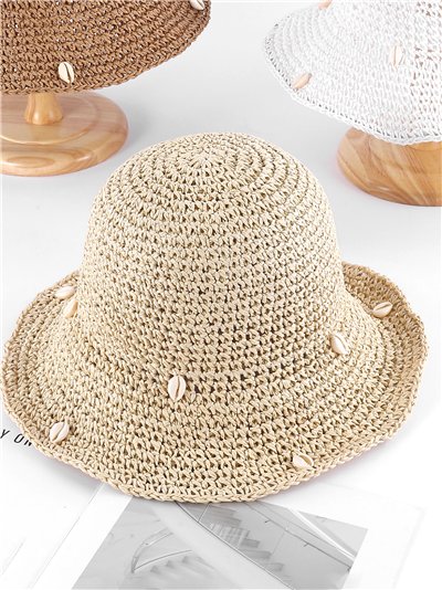 Sombrero de rafia crochet con conchas decorativas