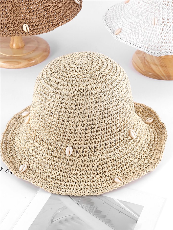 Sombrero de rafia crochet con conchas decorativas