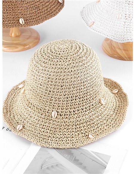 Sombrero de rafia crochet con conchas decorativas
